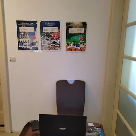 Chrallot Gostinjska kuća *