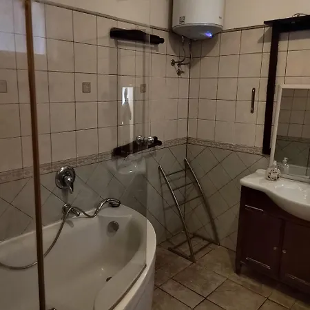 Chrallot Gostinjska kuća